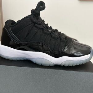 Kids Jordan 11 low